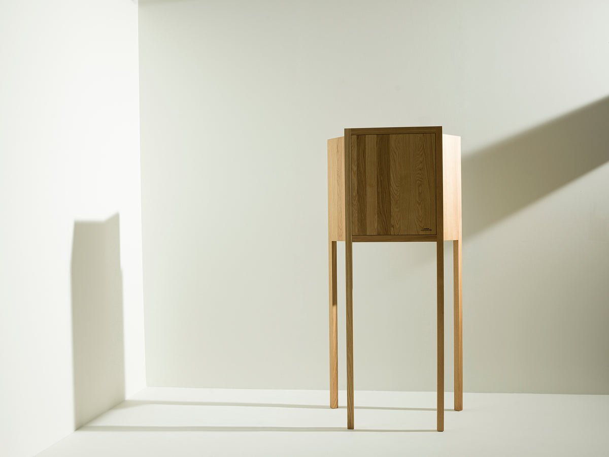 Exposure Cabinet
