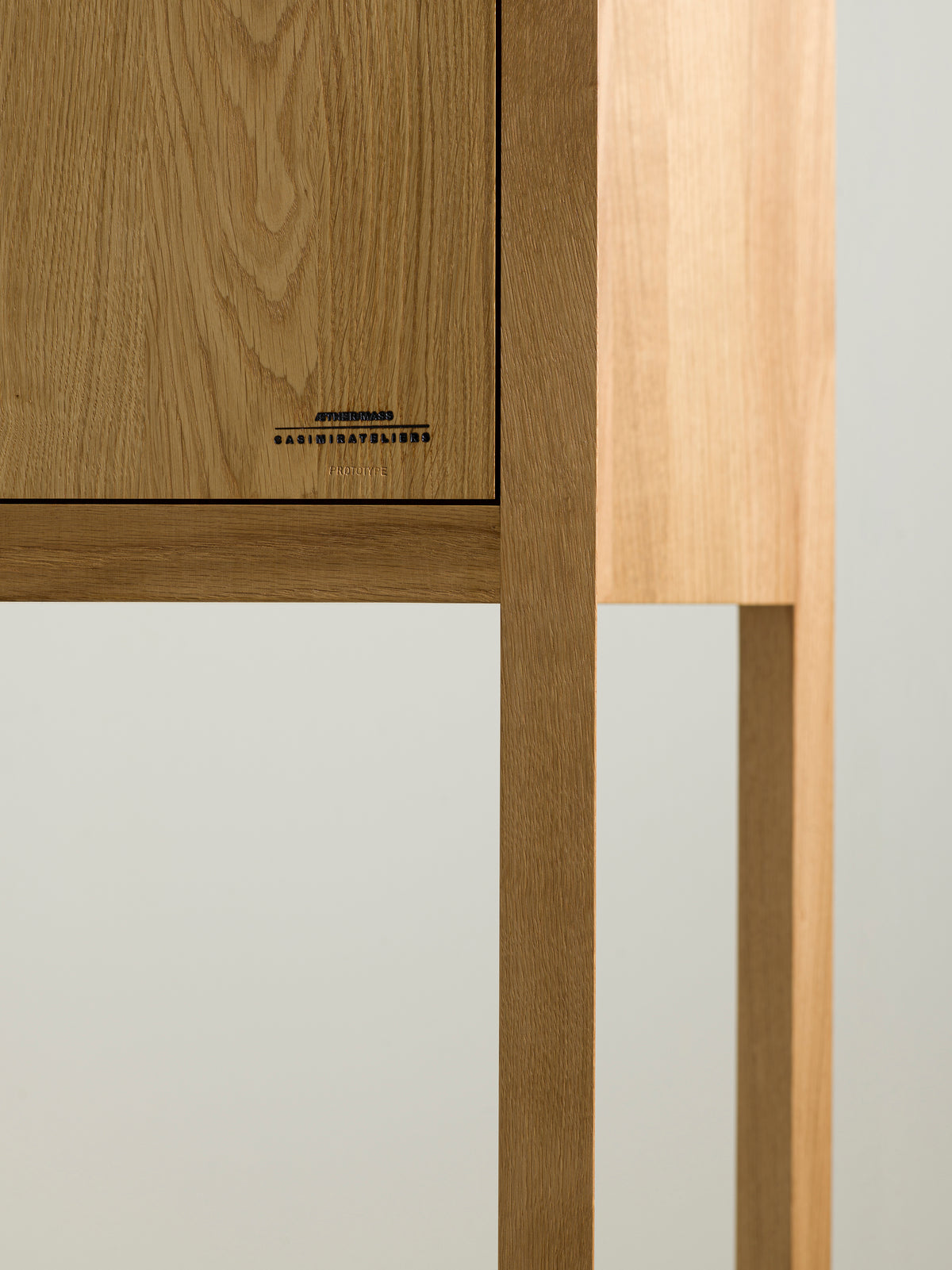 Exposure Cabinet