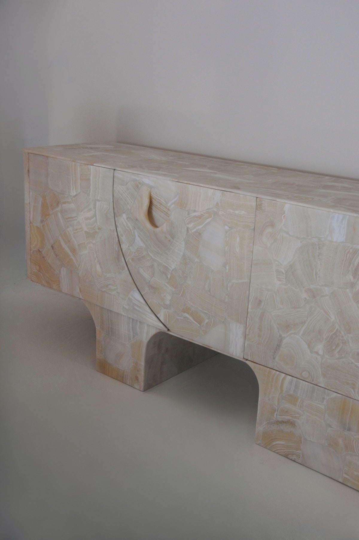 Eoli Credenza