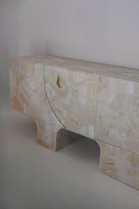 Eoli Credenza