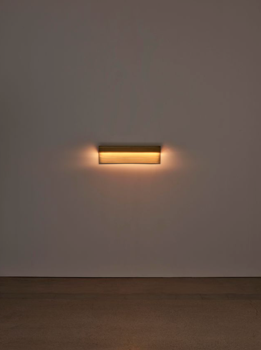 Mano Sconce