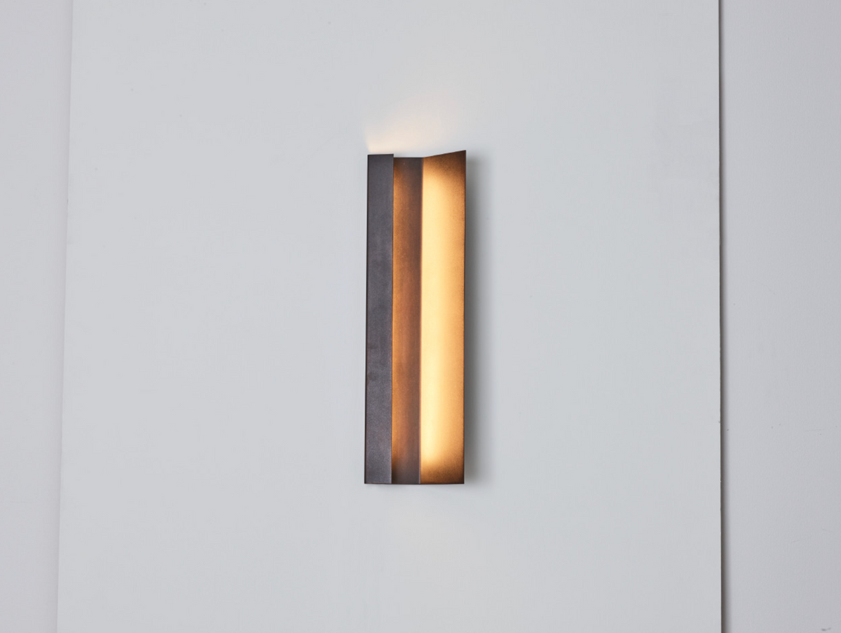 Mano Sconce