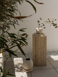 Turi Pedestal